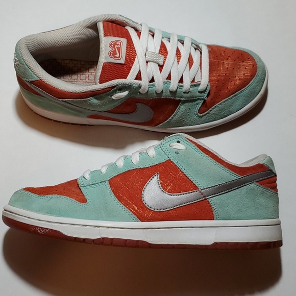 Nike Shoes - WOMANS SIZE 10 NIKE SHOES  EUC FROM 08